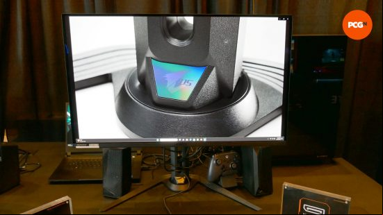 Gigabyte Aorus FQ32U2P preview 02